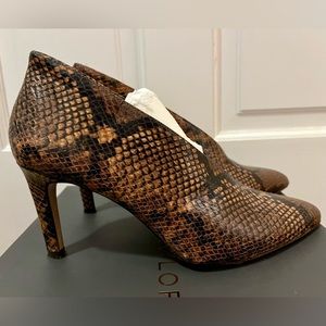 Ann Taylor Faux Leather Snake Skin Shoes, Size 9.5M